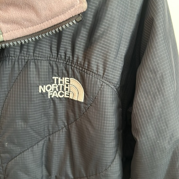 The North Face Winter Jacket Womens size medium. - Picture 3 of 7